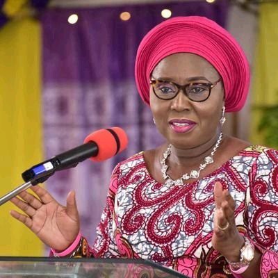 Gov. Akeredolu's Wife, Betty reacts Following Akure residents rejoice over removal of road divider blocks