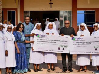 Mixed Reactions Following Obi Presented A Health Care Centre With Sum Of $50,000 & N15 Million After Visiting