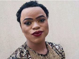 Bobrisky, a popular Nigerian cross-dresser, was arrested in Lagos by the EFCC for allegedly mutilating Naira notes.