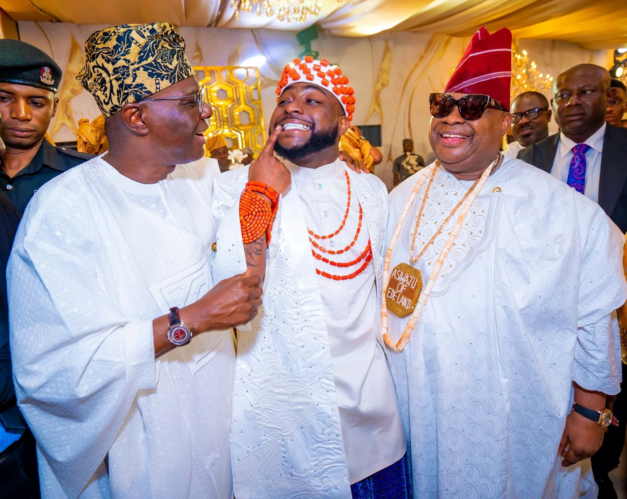 photo of Ogun and Lagos governors admiring Adeleke's necklace at Davido's wedding, Nigerian reacts 
