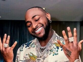 Davido cries out in new post "Money wey we carry for bag go, no tally with what Dem spray us"